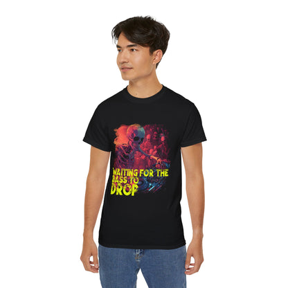 WAITING FOR THE BASS T-Shirt | Hochwertig, 100 % Baumwolle, Weich & Bequem mit Rundhalsausschnitt