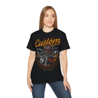 Custom California Motorcycle - T-Shirt | Hochwertig, 100 % Baumwolle, Weich & Bequem mit Rundhalsausschnitt